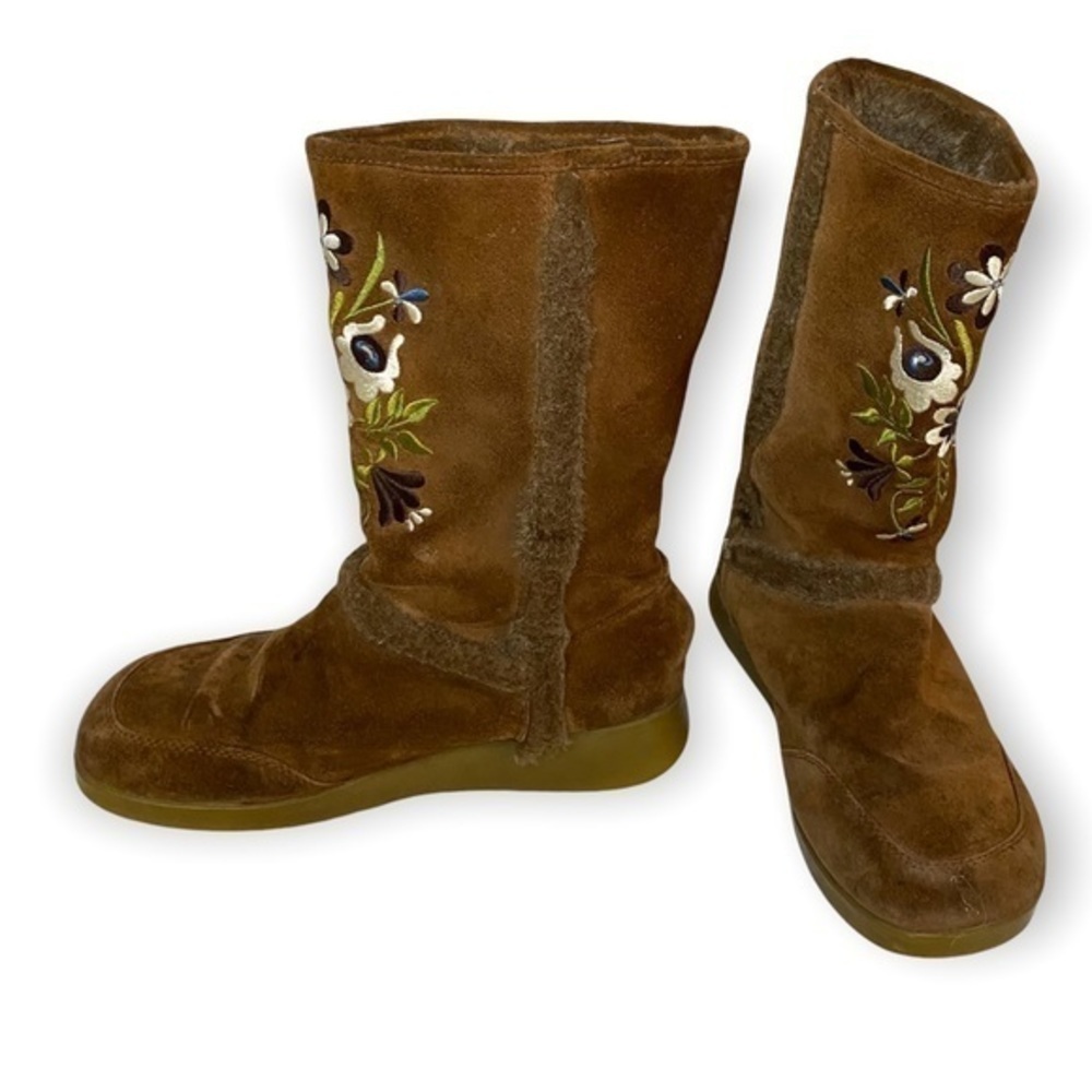 Report Nanuk Floral Embroidered Suede Leather Fur Lined Winter Boots Size 8 View 4